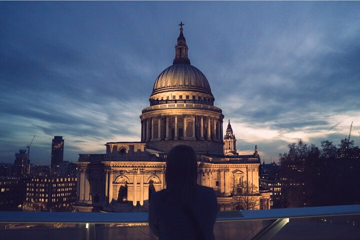 Haunted London: Ghost Hunt Self-Guided Walking Adventure