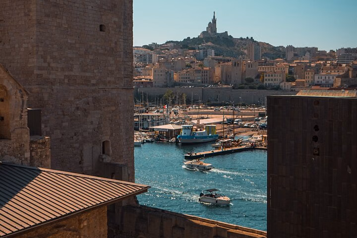 Marseille Old Town Exploration Game and Tour