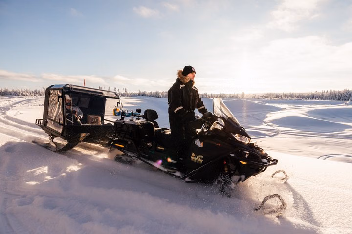 Luxury Rovaniemi Safari Private Snow-Veh Tour with 3-Course Lunch