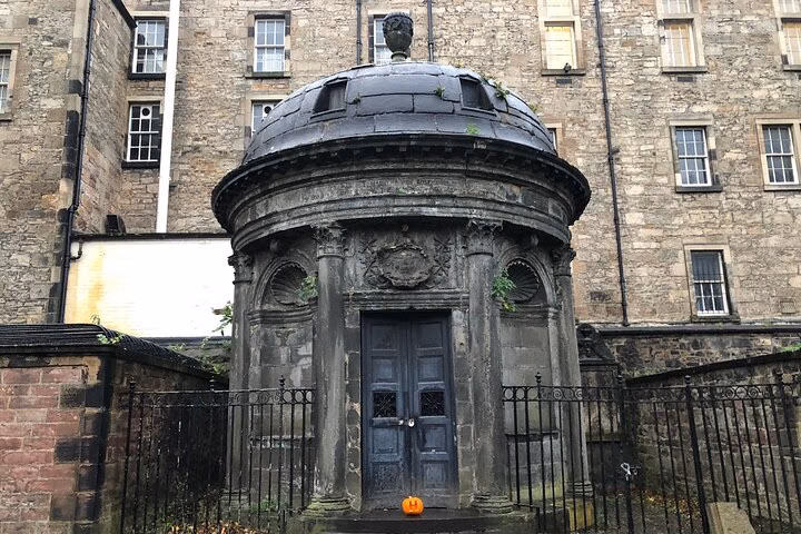 Ghosts of Edinburgh: Bloody Past Exploration Game and Tour