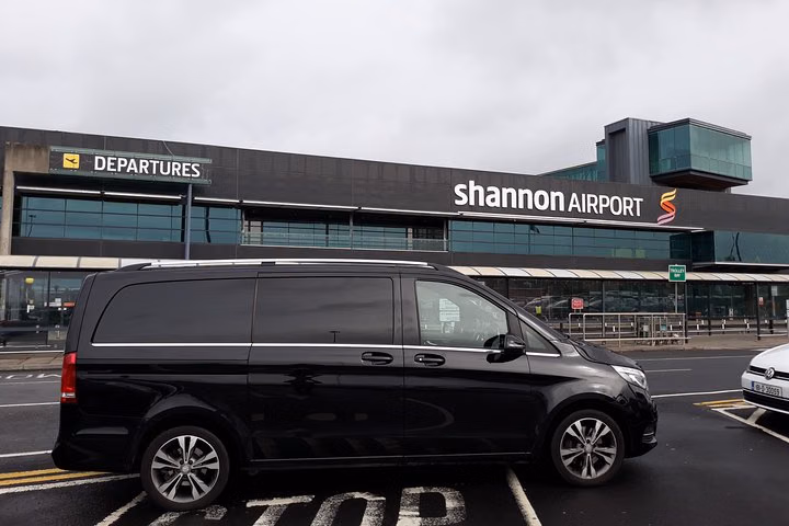 Ballygary Estate Tralee to Shannon Airport Premium Car Service