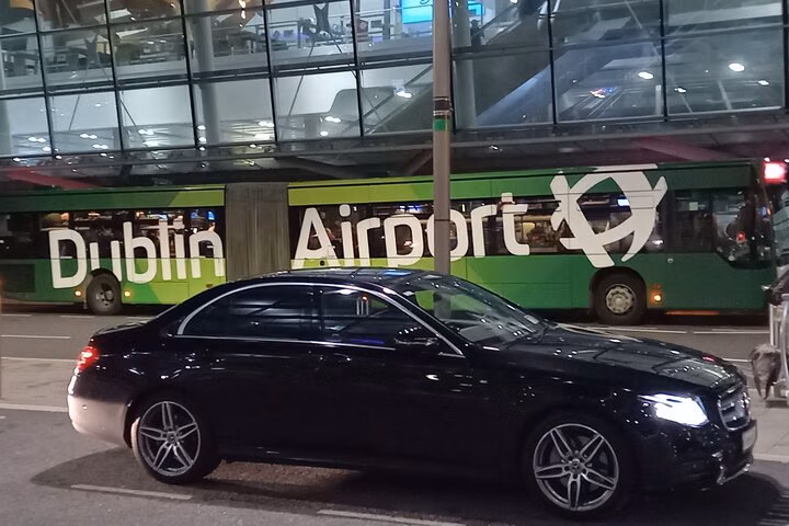 Dublin Airport to Lough Rynn Castle Premium Car Service