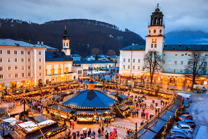 Christmas Private Day Trip from Vienna to Salzburg and back