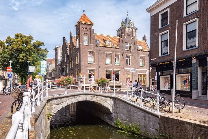 Delft Quest: The Blue Pottery Mystery of Old Delft