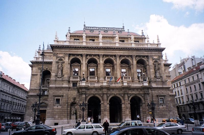Budapest Sightseeing Tour With In-App Audio Guide