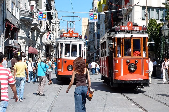 Istanbul Modern City Walking: Taksim to Galata With Secret Passages