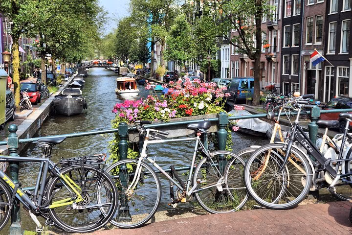 Cursed Houses of Jordaan: Self-Guided Mystery Walk in Amsterdam