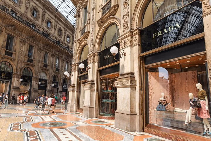 Milan Diamond Heist: Fashion & Secrets Walking Game