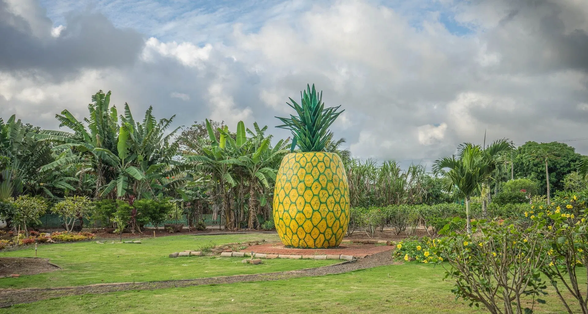 Discovering Oahu on Your Own: Self-Driving Audio Car Tour