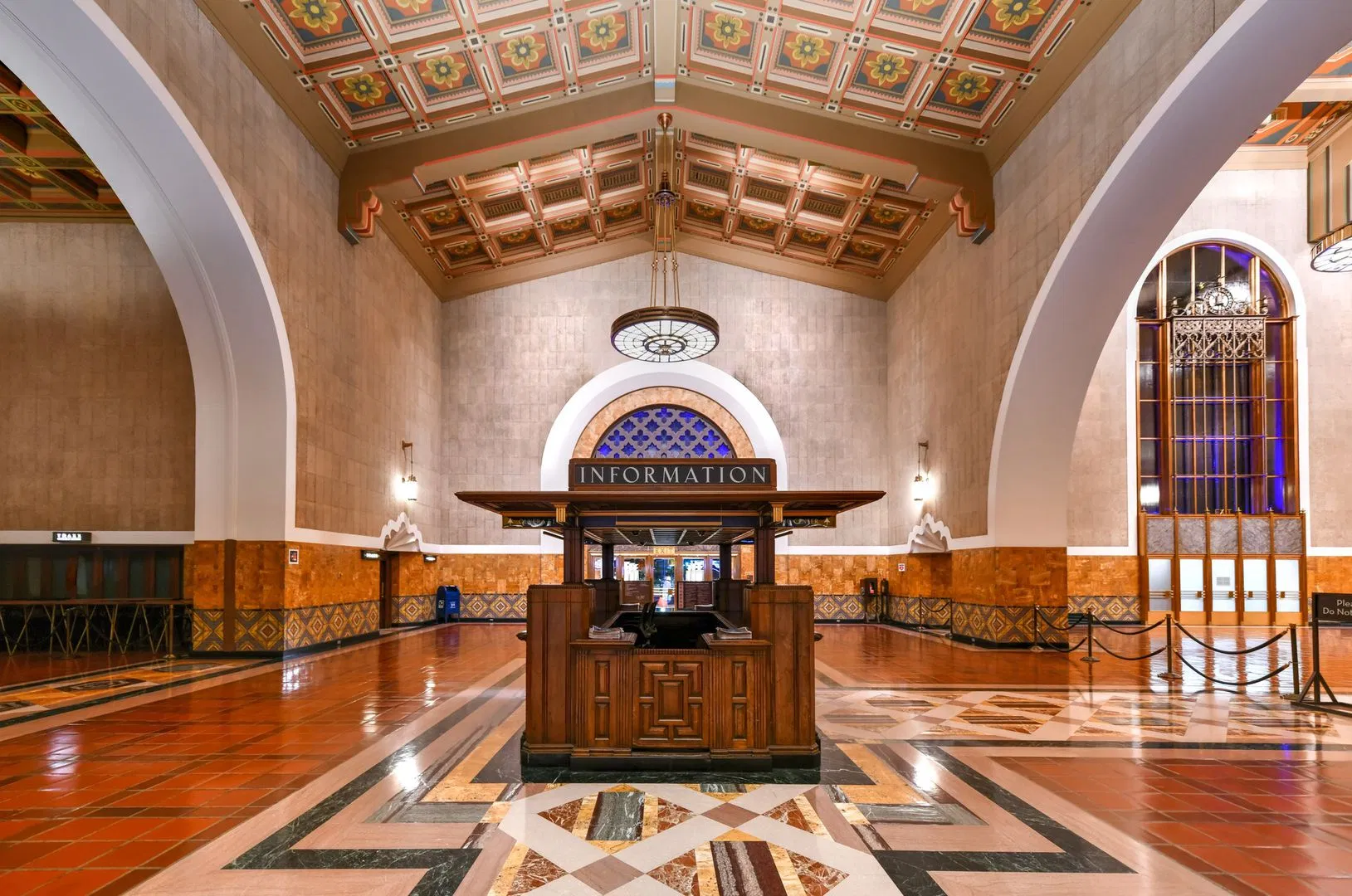 Los Angeles: Not Only the Entertainment City Self-Guided Audio Tour