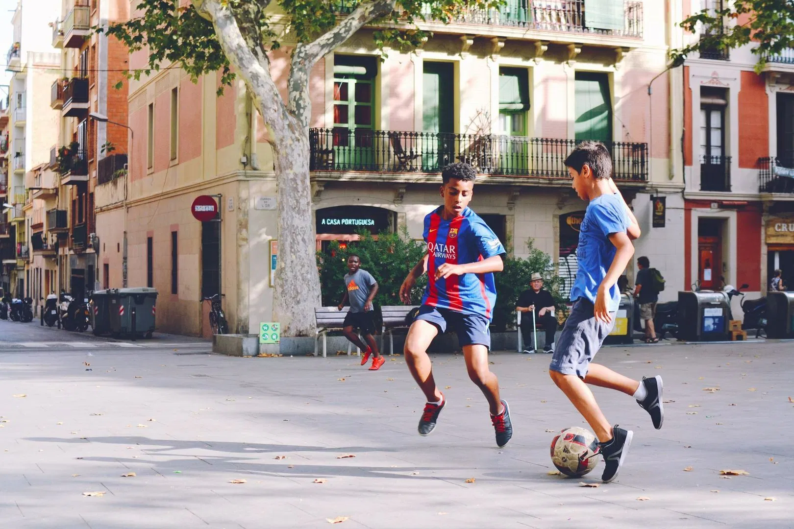El Born Neighborhood: Feel the Spirit of Catalonia with In-app Audio Tour