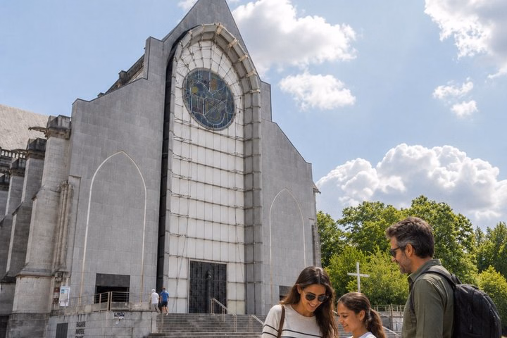 Lille Scavenger Hunt & Highlights Self-Guided Walking Tour