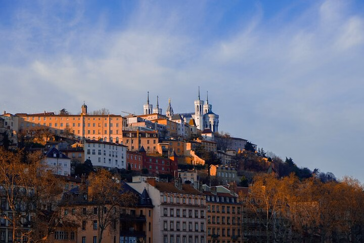 Lyon Scavenger Hunt & Highlights Self-Guided Walking Tour