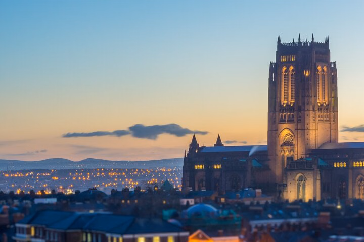 Liverpool Scavenger Hunt & Highlights Self-Guided Walking Tour