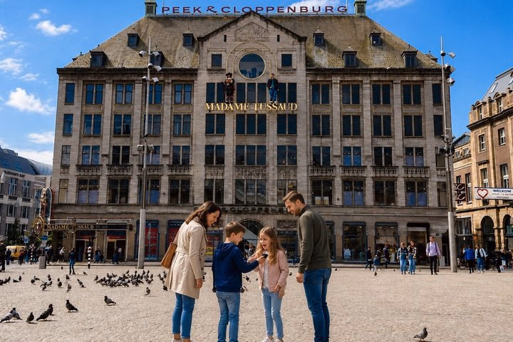 Amsterdam Scavenger Hunt & Highlights Self-Guided Walking Tour