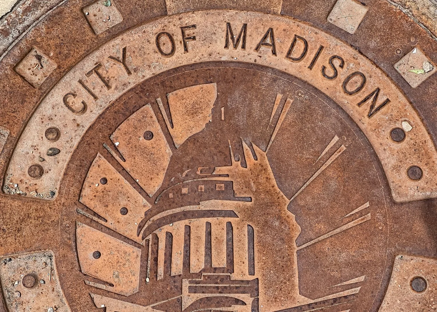 Downtown Madison Walking Audio Tour: Sightseeing, History, and Lively City Vibes