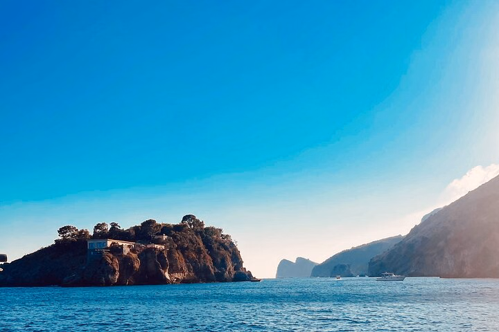 From Sorrento or Positano: Amalfi Coast Private Boat Day Tour