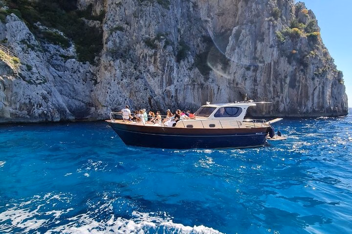 From Sorrento: Capri Small-Group Boat Tour with 4 Hours ashore