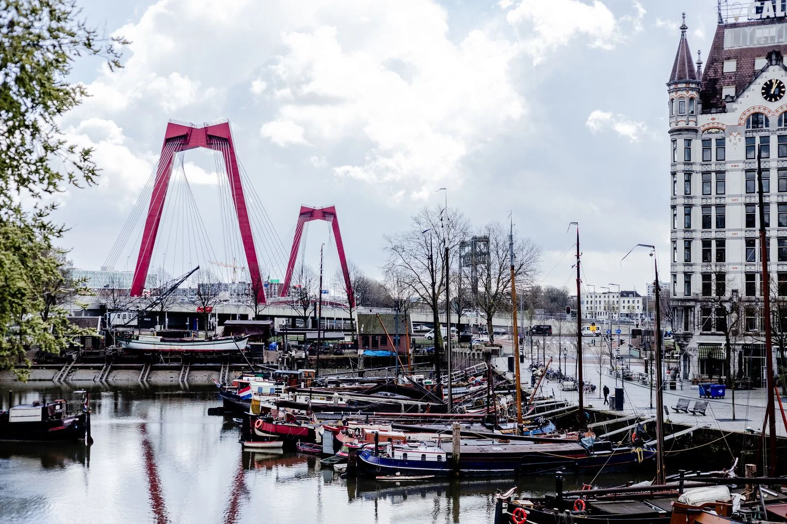 A Roundtrip Through Rotterdam with Self-Guided Audio Tour