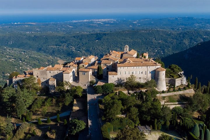 Full-Day Shared Tour Provence and its Medieval Villages from Nice