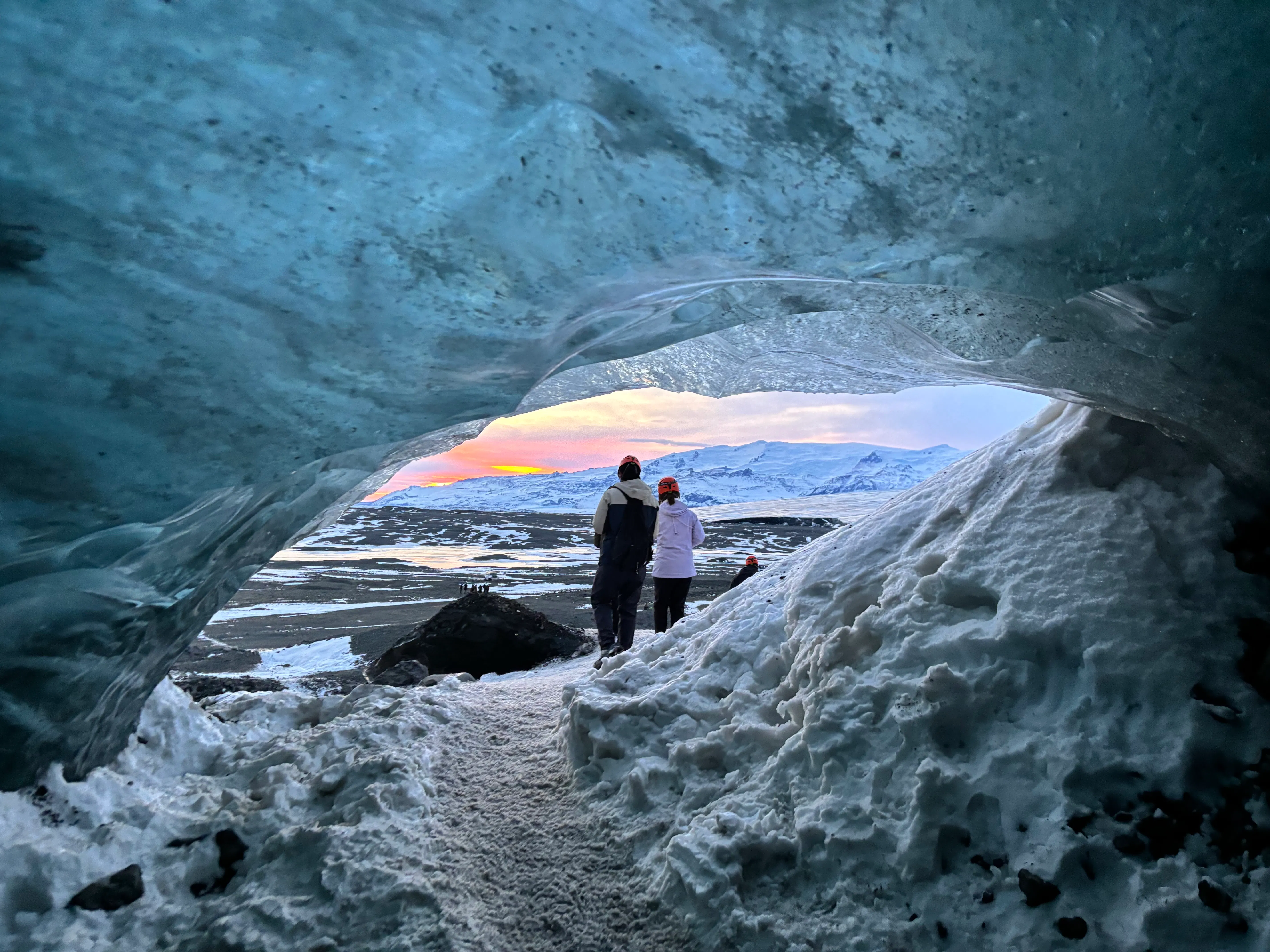 3 Day Winter Iceland Tour to Golden Circle, South Coast, Ice Cave and Glacier Hike at Jökulsárlón