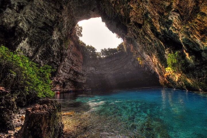 Discover Melisani Cave-Agia Efimia & A photo stop above Myrtos