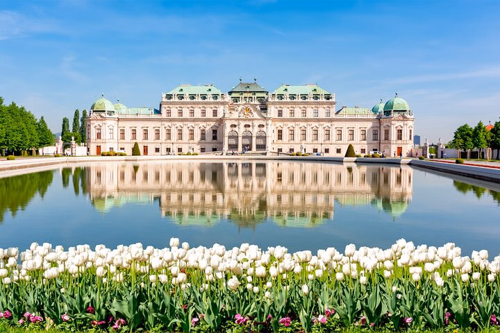 Private day trip from Budapest to Bratislava, Vienna, and back