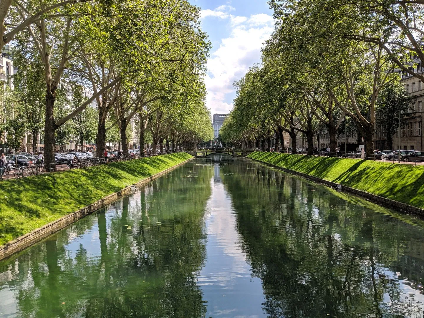 Düsseldorf In-App Audio Tour: Explore All Must-See Sights