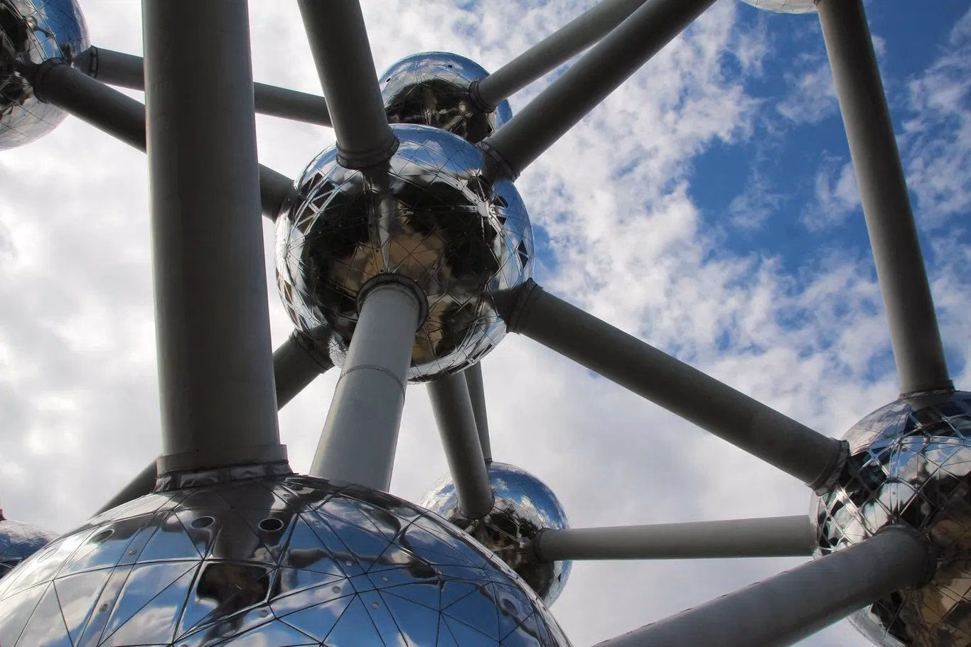Atomium in-app audio tour (WITHOUT A TICKET): Explore Brussels's Iconic Landmark