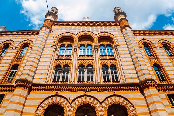 Budapest Self-Guided City Walking Tour & Scavenger Hunt