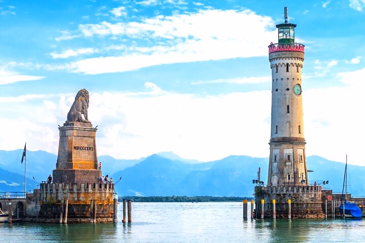 Lindau Self-Guided City Walking Tour & Scavenger Hunt