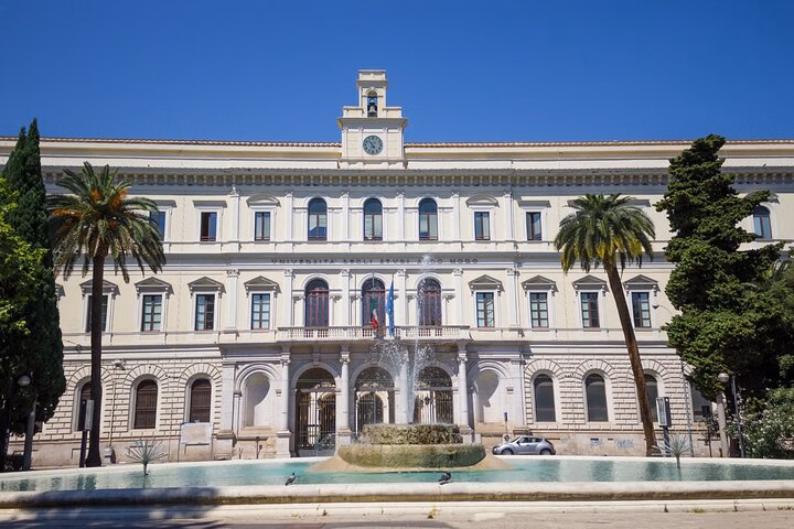 Bari Scavenger Hunt & Highlights Self-Guided Walking Tour