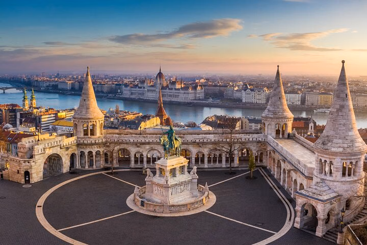 Private Day Trip Vienna to Budapest, with English speaking driver