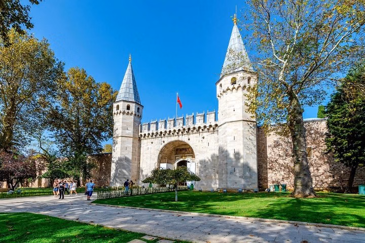 Istanbul Topkapi Palace Skip-the-Line Tickets with Audio Guide