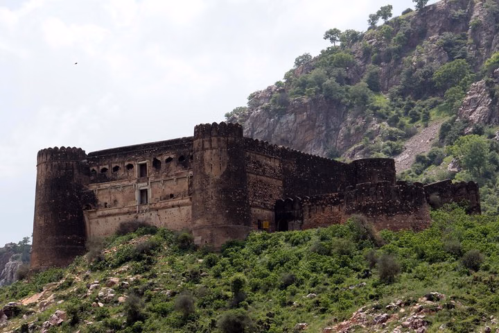 Day Trip to Abhaneri and Haunted Bhangarh (Guided Sightseeing Tour by Car)