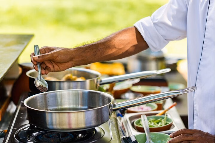 Jaipur : Traditional Rajasthani cuisine cooking classes and dinner with the Chef Family
