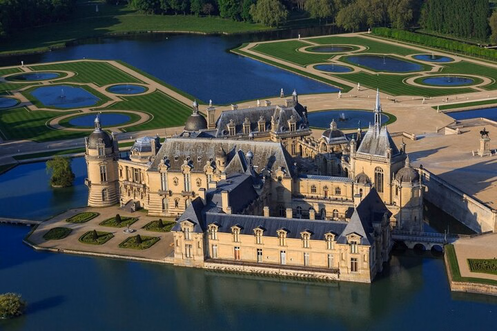 Half-Day Trip: Château de Chantilly & Gardens from Paris