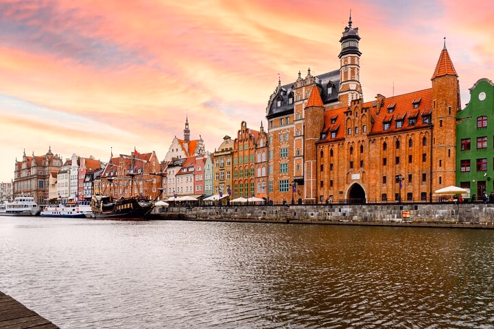 Gdansk Scavenger Hunt & Highlights Self-Guided Walking Tour
