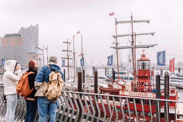 Hamburg Like a Local: Private and Personalized Experience (3hrs)