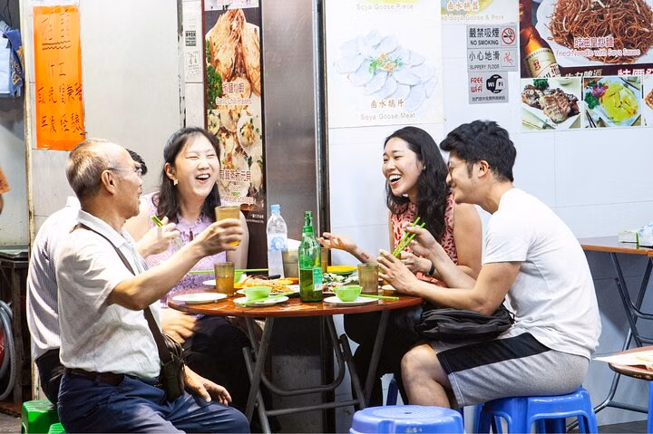 Hong Kong Private & Personalized Food Tour with a Local