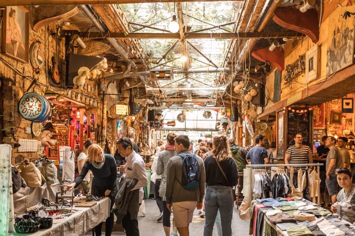 Budapest Markets & Cafes Tour: Private & Custom with a Local