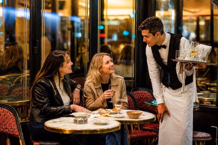 Paris at Night Tour with a Local Guide: Private & Personalized