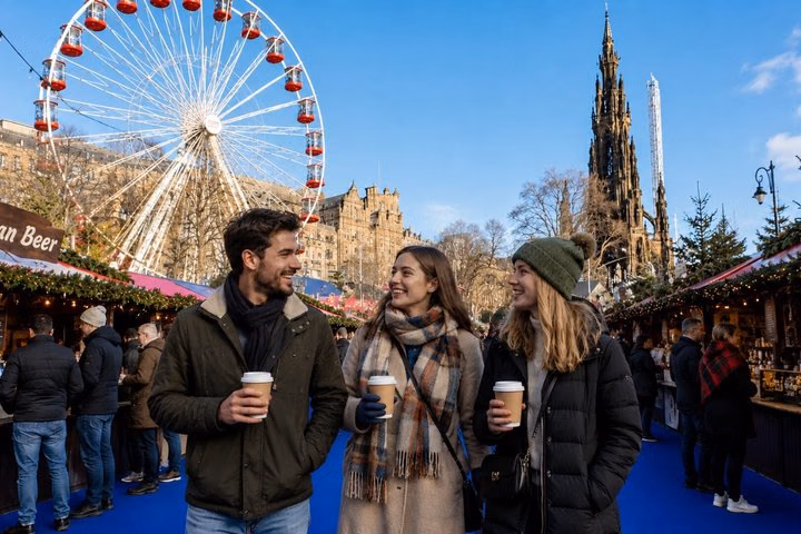 Edinburgh Christmas Tour: Private & Custom with a Local Guide
