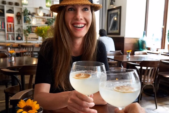 Edinburgh Gin Tour with a Local Guide: Private & Custom