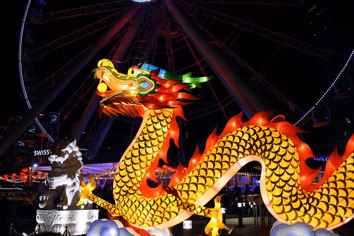 Kowloon Night Street Food Tour with a Local: Private & Customized