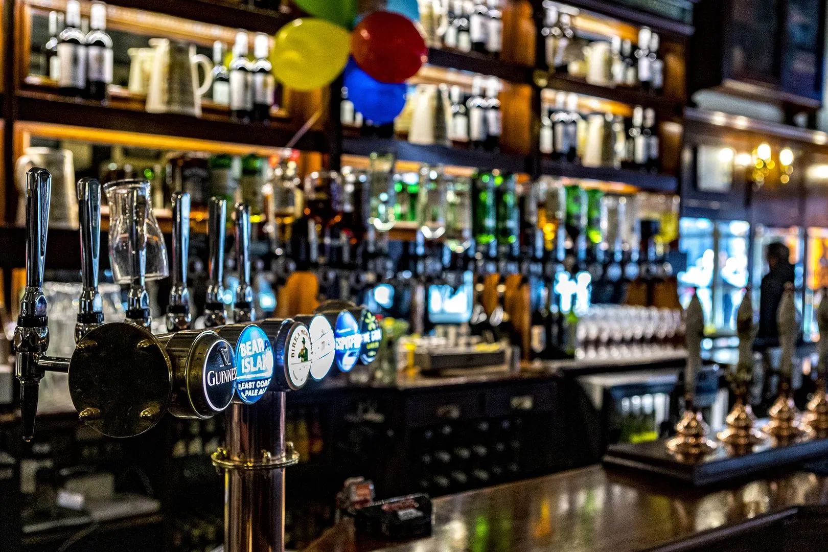 London Pub Crawl: an Ale Trail through the Greatest Historic Pubs