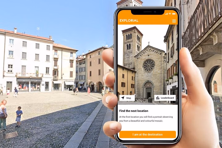 Como Self-Guided City Walking Tour & Scavenger Hunt