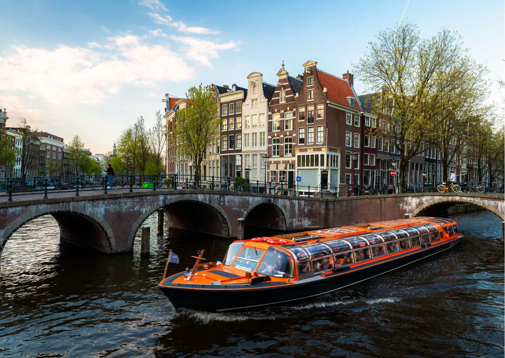 1 Hour Amsterdam Canal Cruise with audio guide