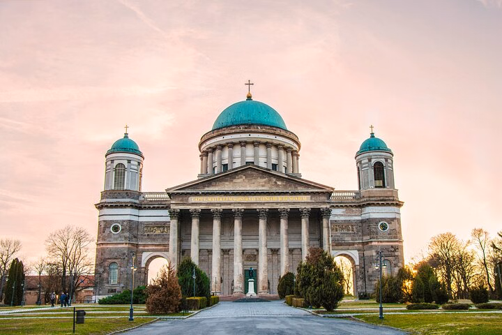 Private day trip: Budapest to Szentendre, Visegrad and Esztergom