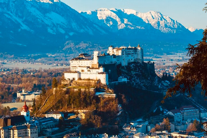 Custom Private Tour from Vilshofen to Chiemsee and Salzburg
